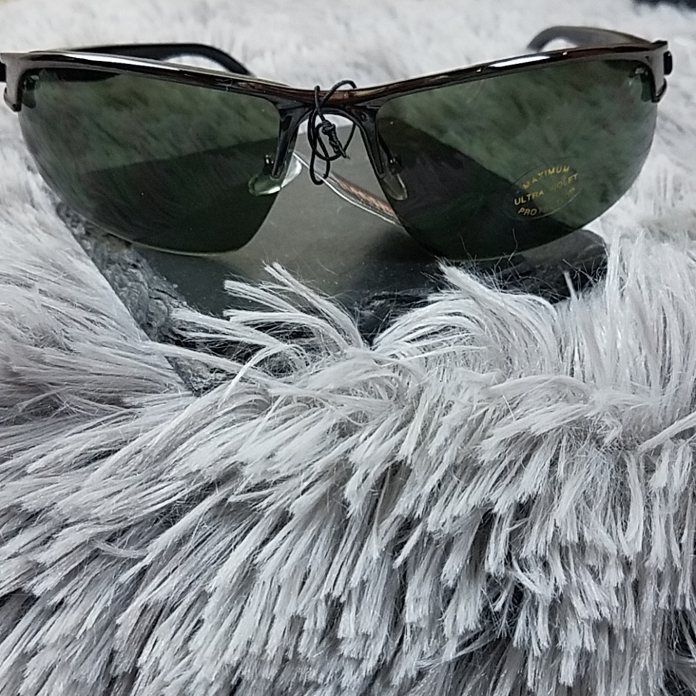 Men's Sunglasses - Picture 1 of 2